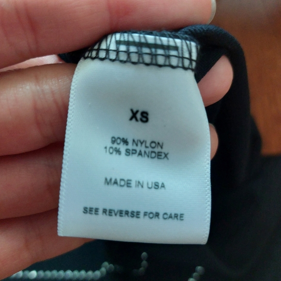 Womans dress with sequin detail - Picture 2 of 4